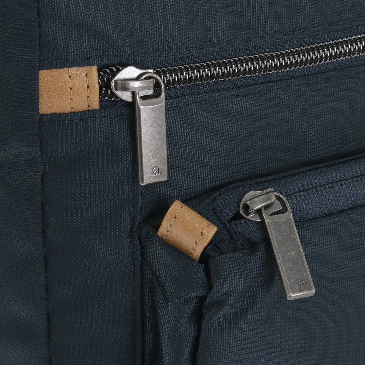 BASTIQUE 2 Crossbody Type B