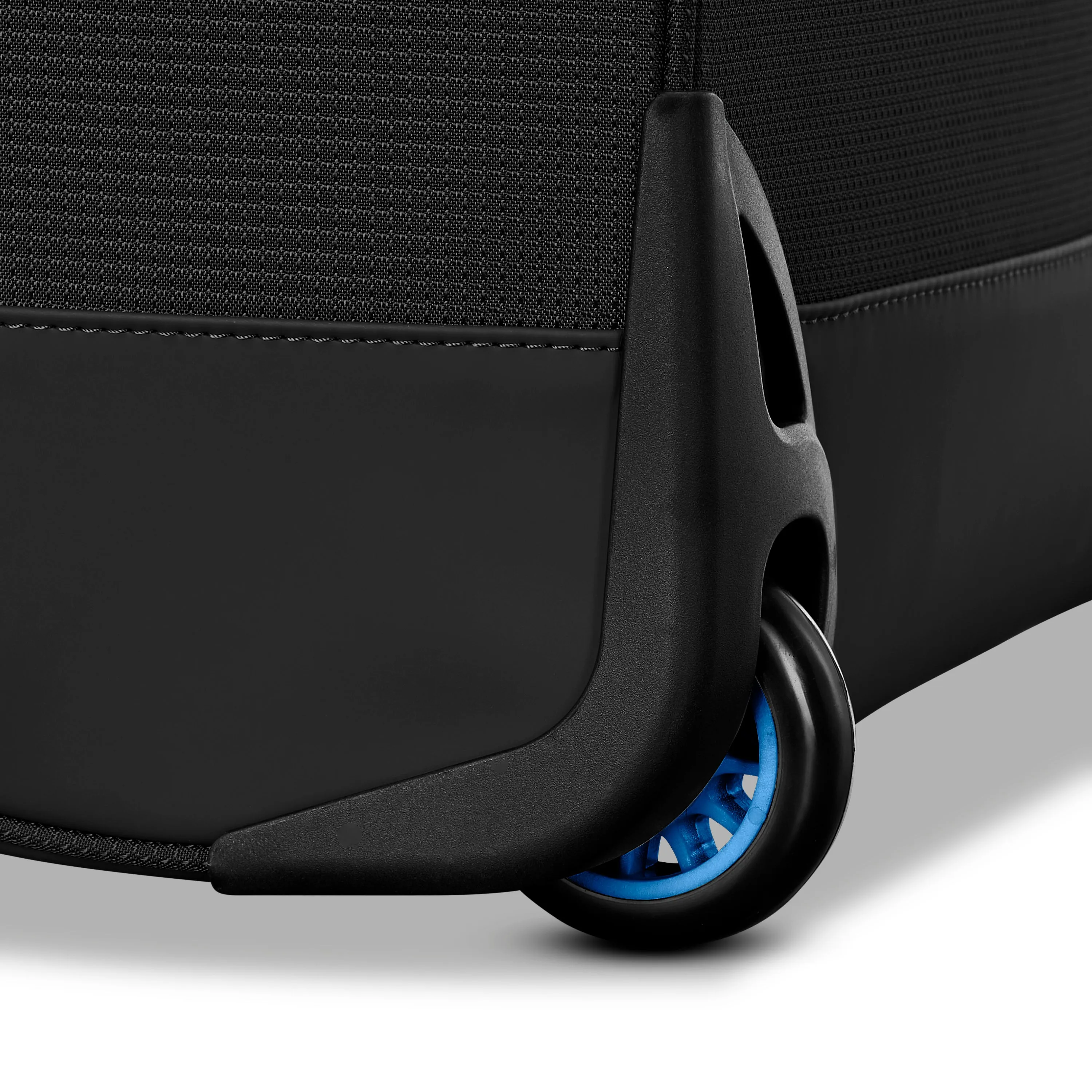 High Sierra Hi-Life 22" Wheeled Expandable Duffle