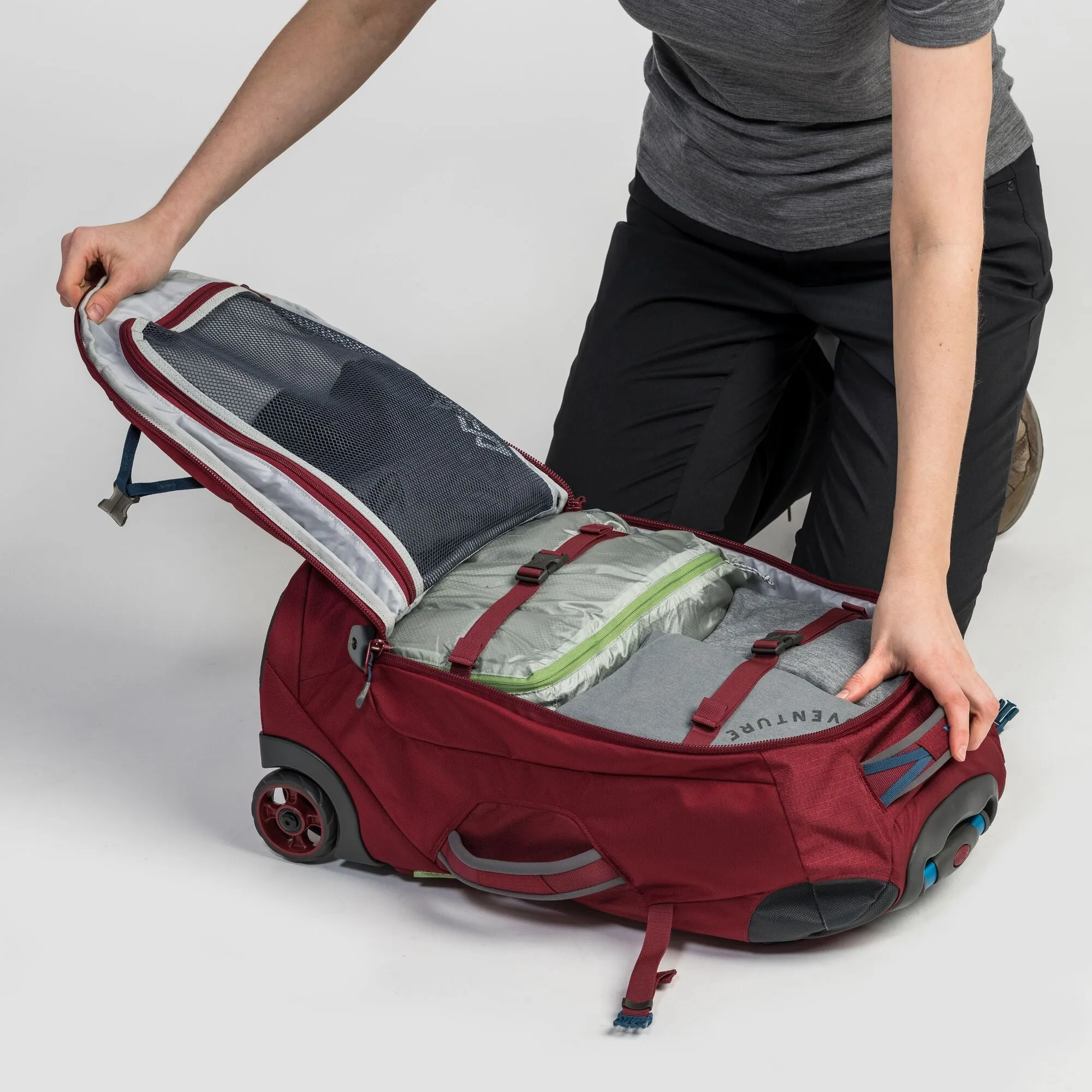 Kathmandu Hybrid Trolley v2 32L 2-Wheel Wheeled Duffel Bags