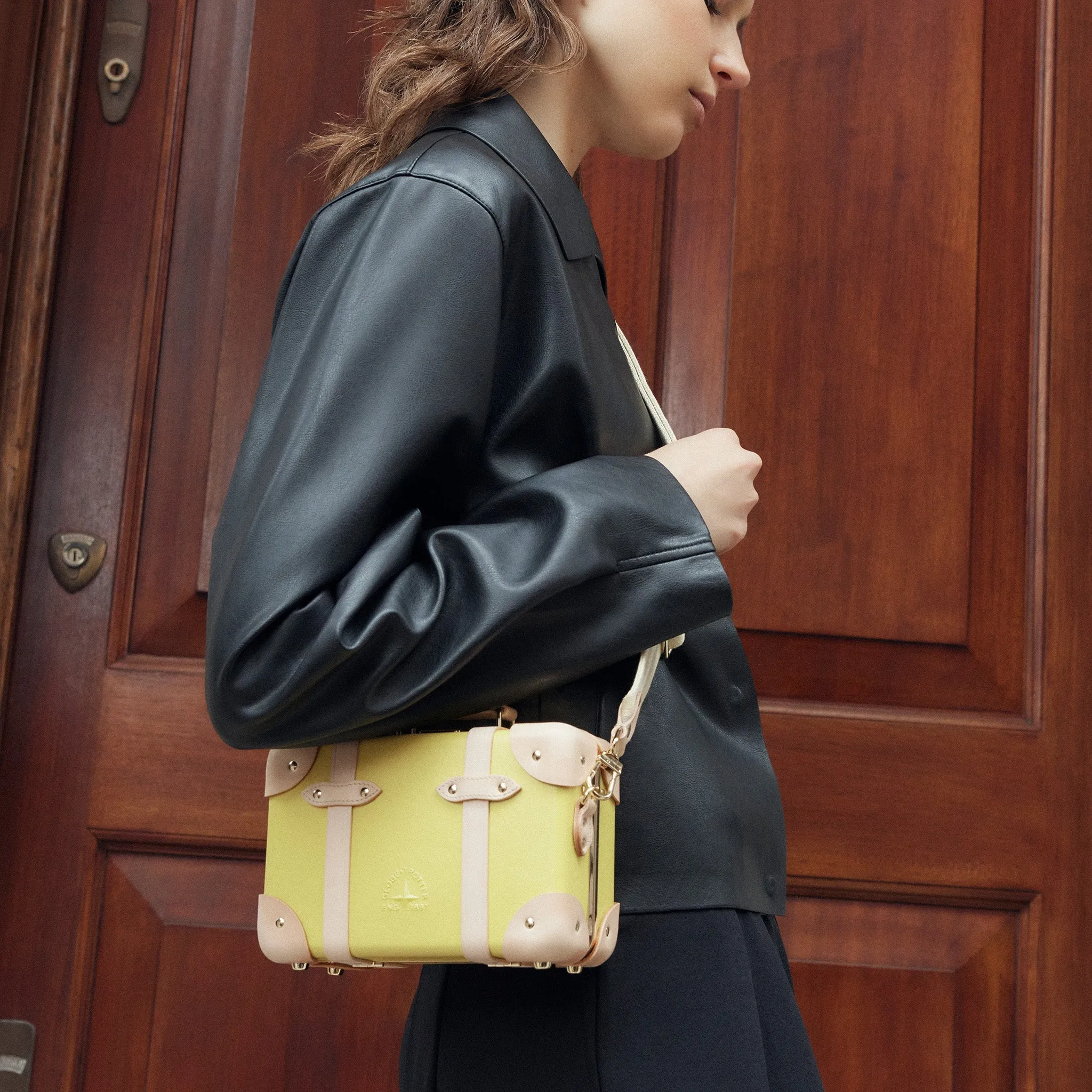 Pop · Micro Case | Lemon/Natural/Gold