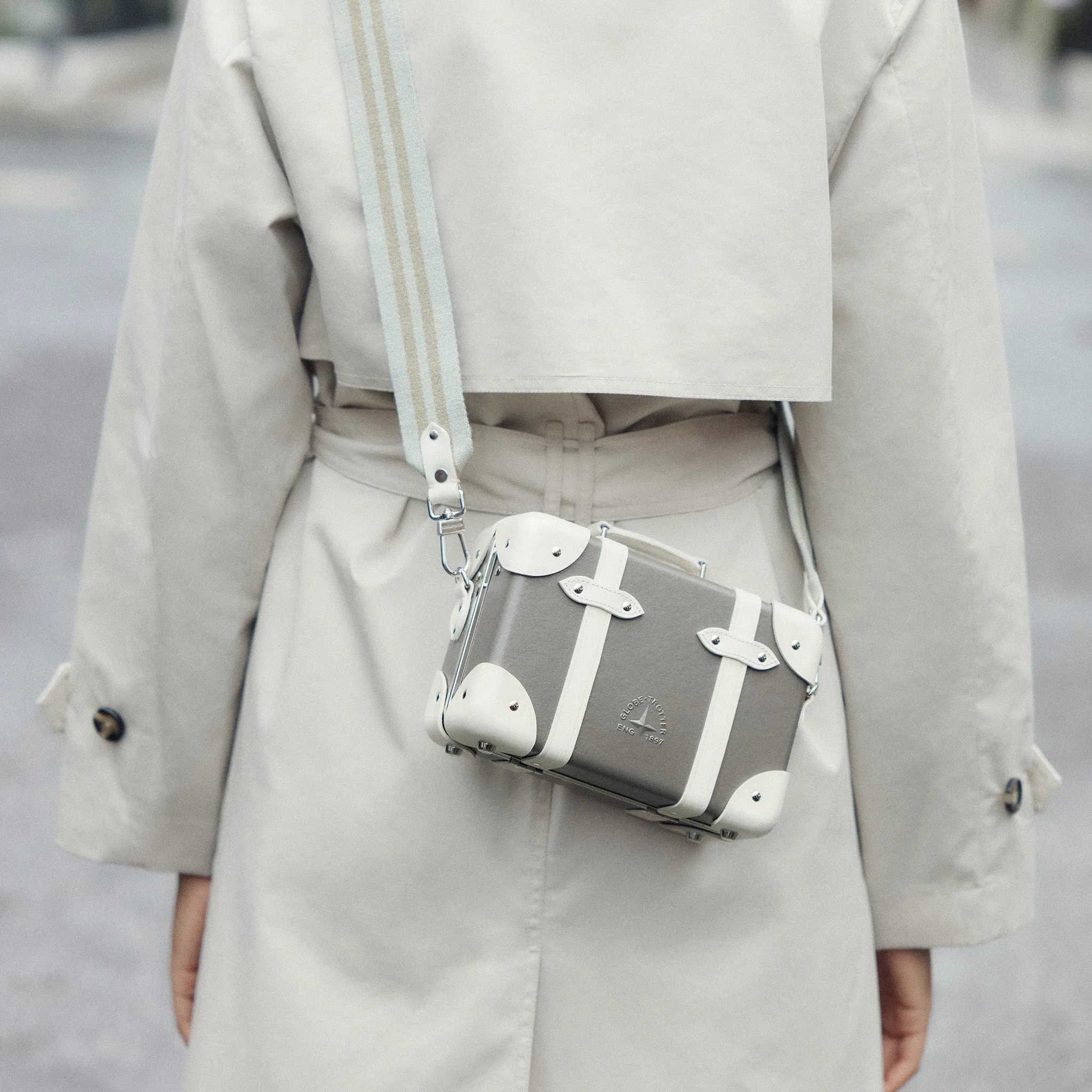 Pop · Micro Case | Noble Brown/Ivory/Chrome