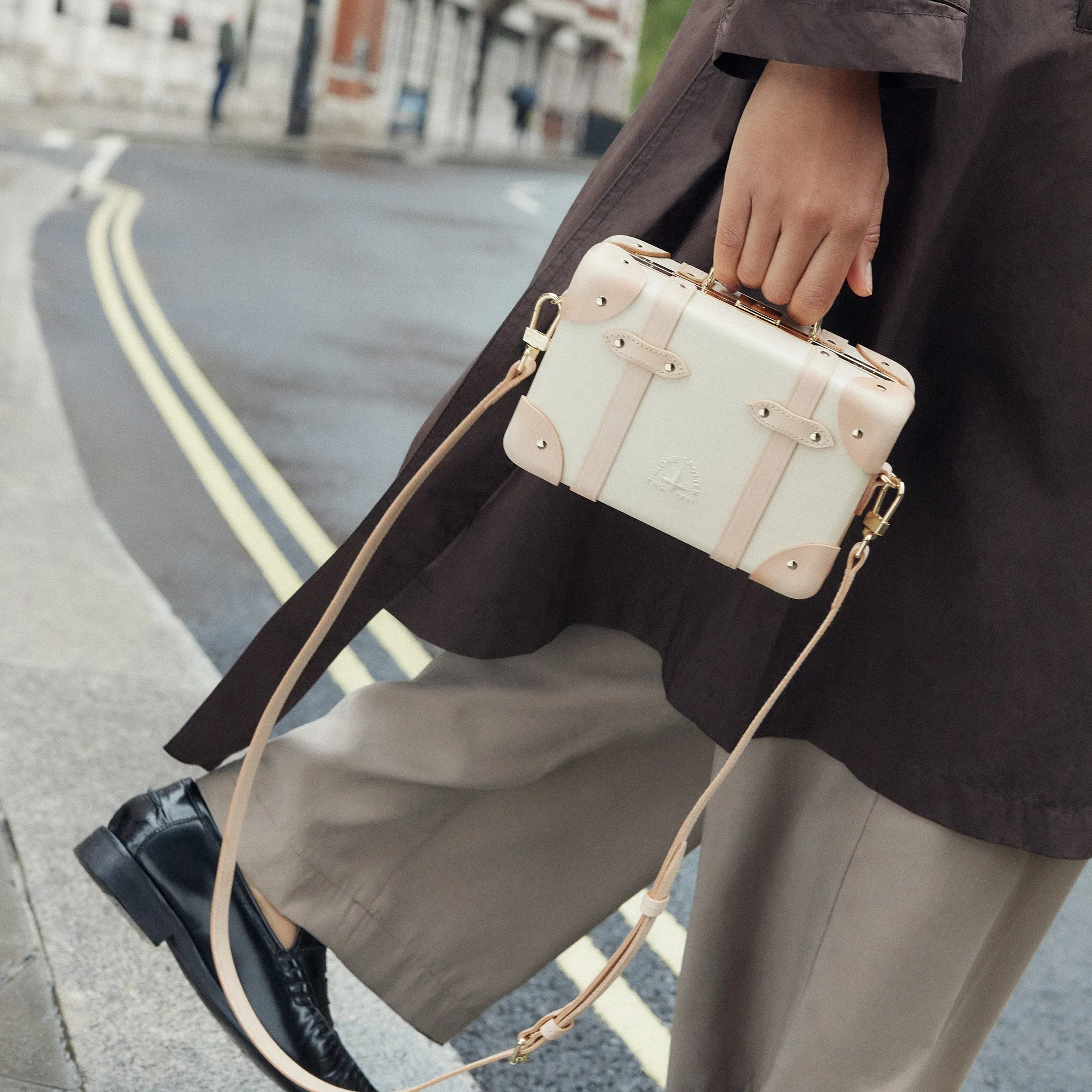 Safari · Micro Case | Ivory/Natural/Gold