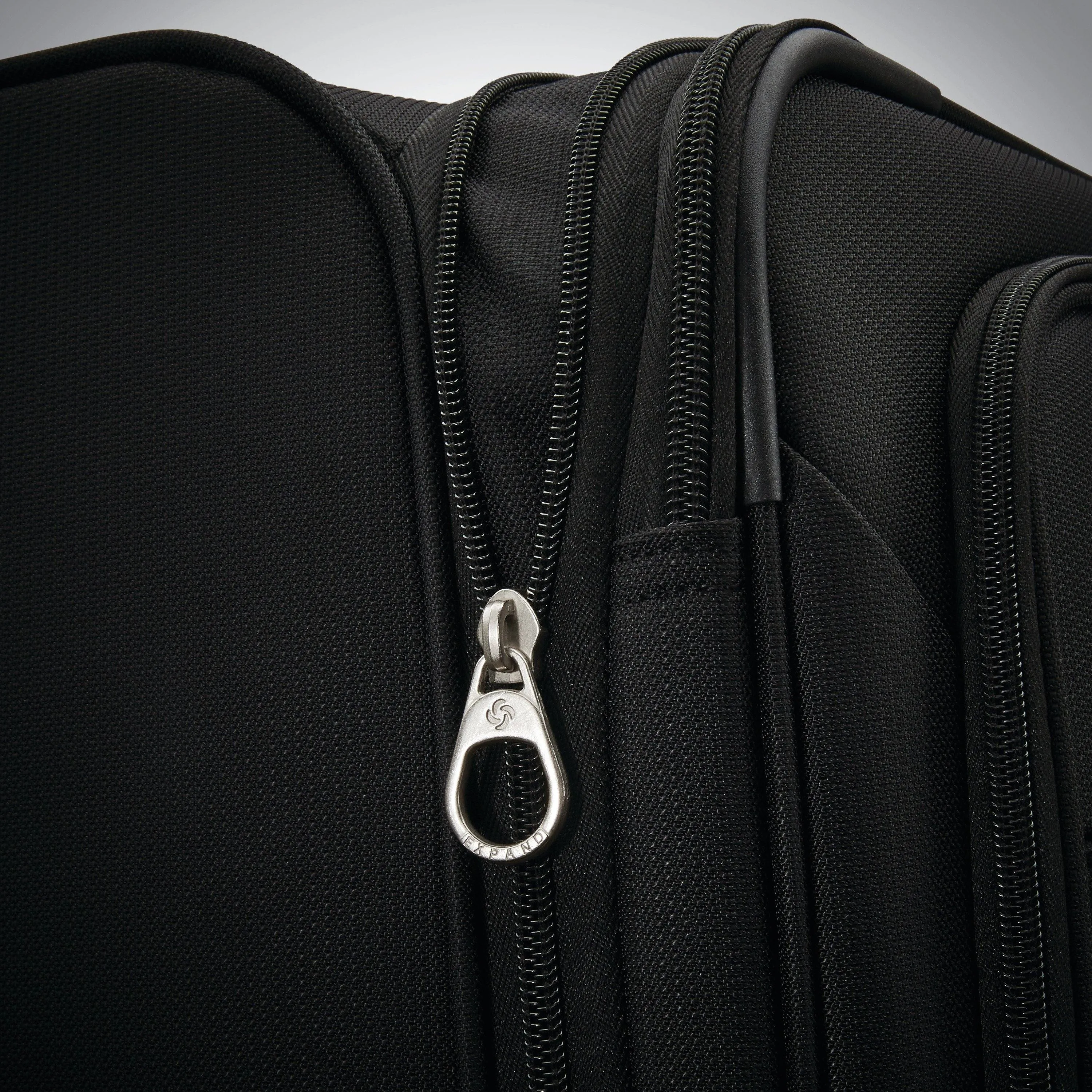 Samsonite Advena 29" 4-Wheel Large Luggage