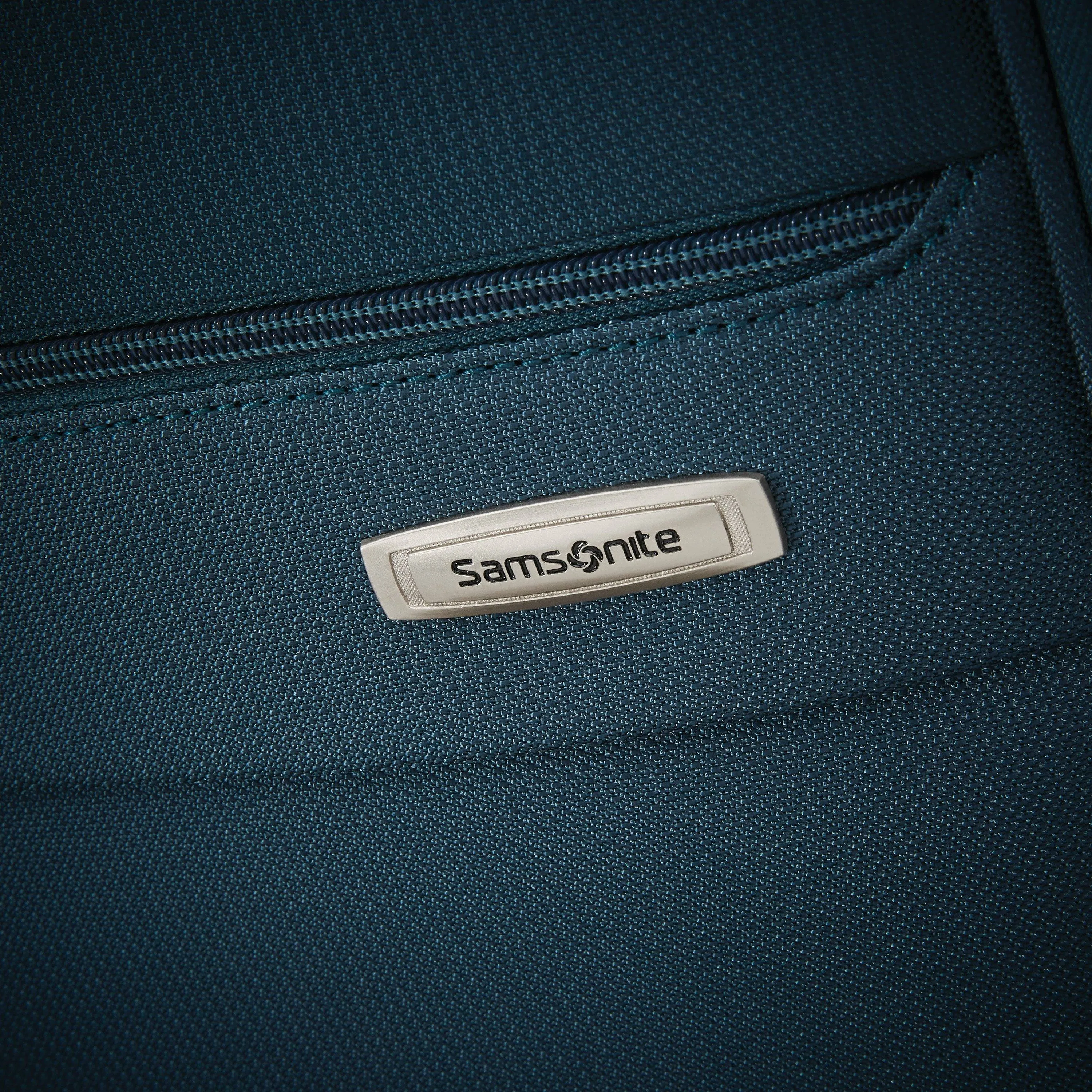 Samsonite Advena 29" 4-Wheel Large Luggage